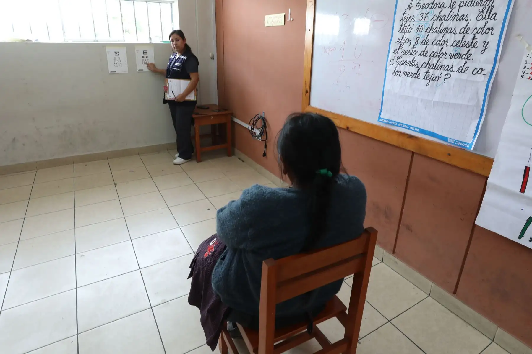 Ministerio de Salud (Minsa) desplazó desde Lima a 20 profesionales de la salud hacia la provincia de Aymaraes, región Apurímac, para brindar atención especializada a los habitantes durante la Intervención Multisectorial Descentralizada que realiza el Gobierno en la plaza de Armas de Chalhuanca. Foto: ANDINA/ Minsa