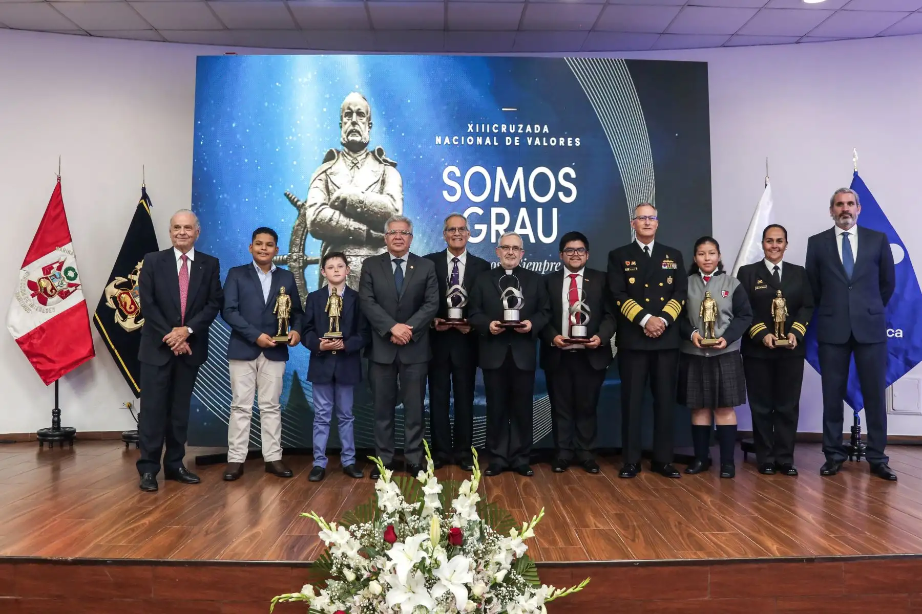 Ceremonia de Premiación de la XIII Cruzada Nacional de Valores "Somos Grau, Seámoslo Siempre",  donde participaron el Almirante Luis Polar Figari, Comandante General de la Marina; el Dr. Miguel Grau Malachowski, Presidente de la Fundación "Miguel Grau"; el Ministro de Defensa, Walter Astudillo, entre otras altas autoridades. Foto: ANDINA/ Connie Calderón