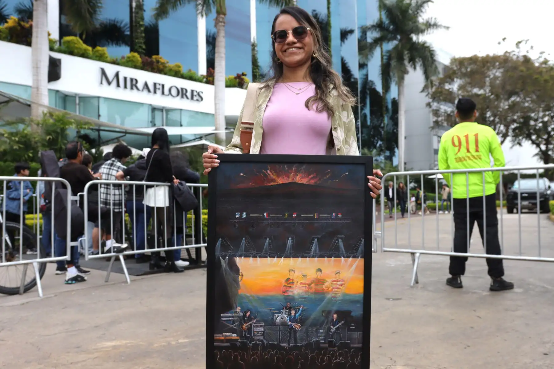 Fans de Paul McCartney en los exteriores del hotel Miraflores Park Hotel.
Foto: ANDINA / Lino Chipana