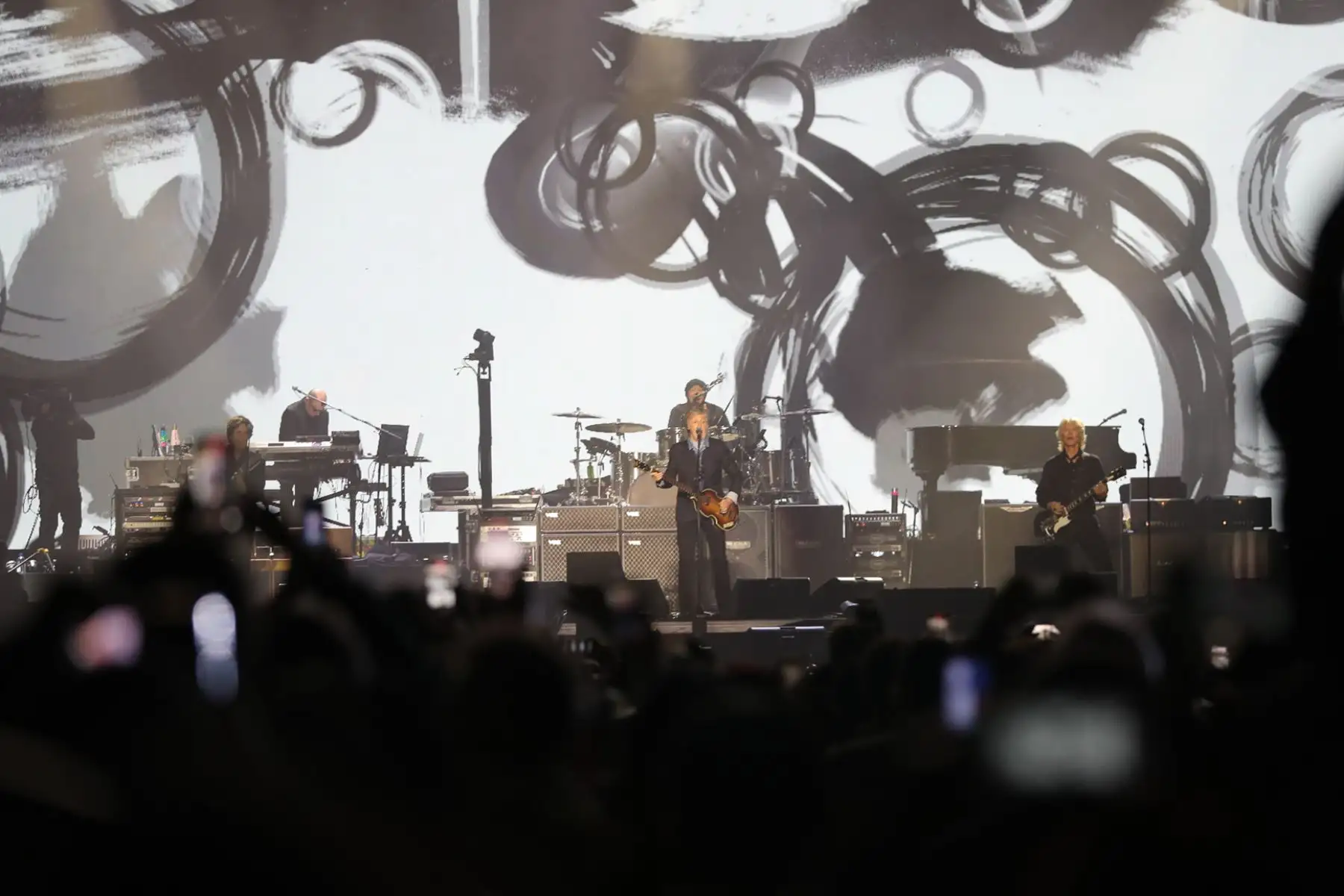 Concierto de Paul McCartney como parte de su gira ‘Got Back World Tour’, en el Estadio Nacional de Lima. Foto : ANDINA / Lino Chipana.