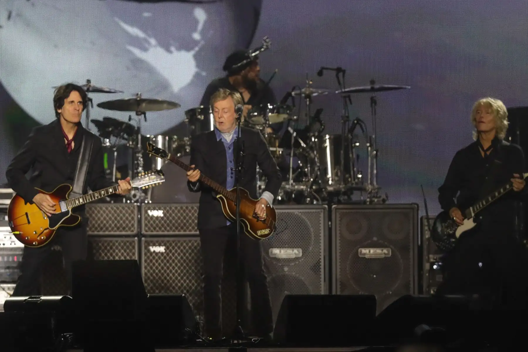 Concierto de Paul McCartney ex miembro de Los Beatles en el Estadio Nacional de Lima. Foto : ANDINA / Lino Chipana.