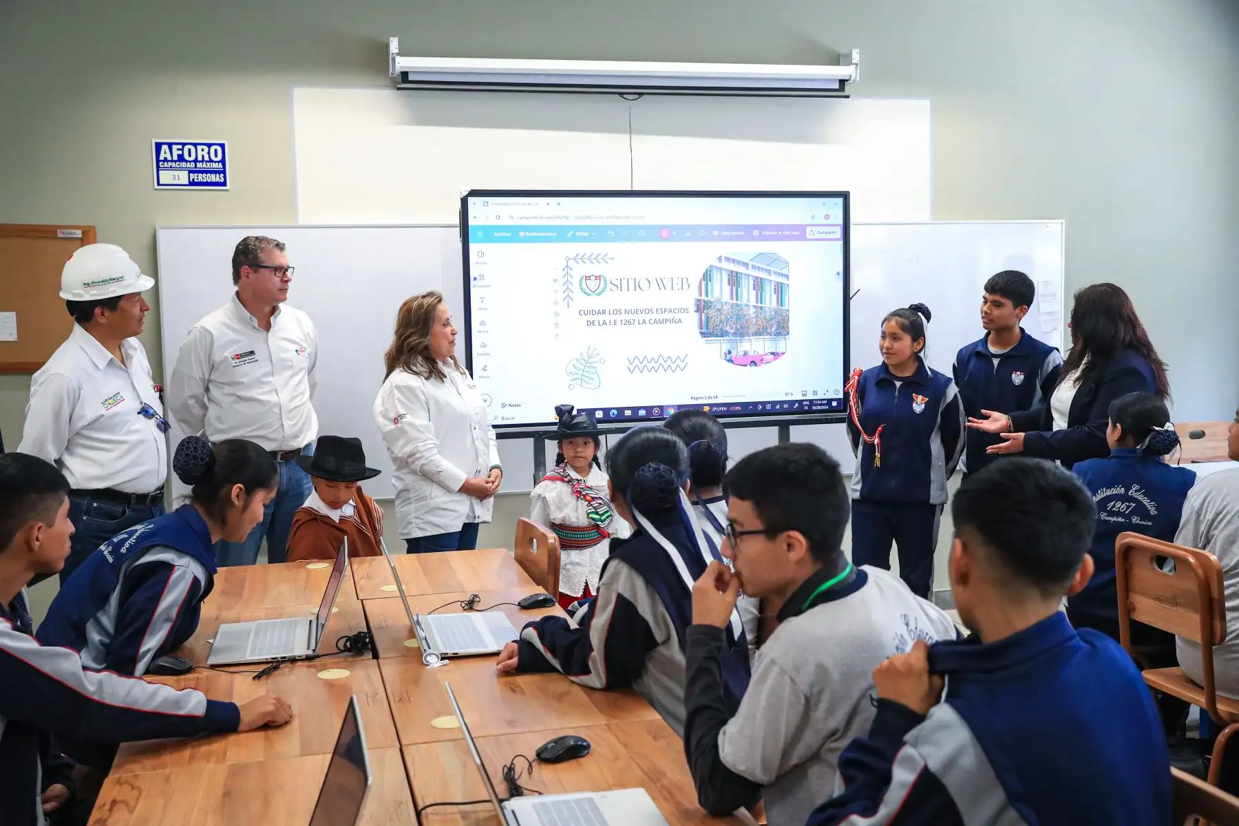 La presidenta de la república, Dina Boluarte Zegarra, inaugura la decimoctava Escuela Bicentenario, I. E. 1267 en Chosica. Foto: ANDINA/Prensa Presidencia