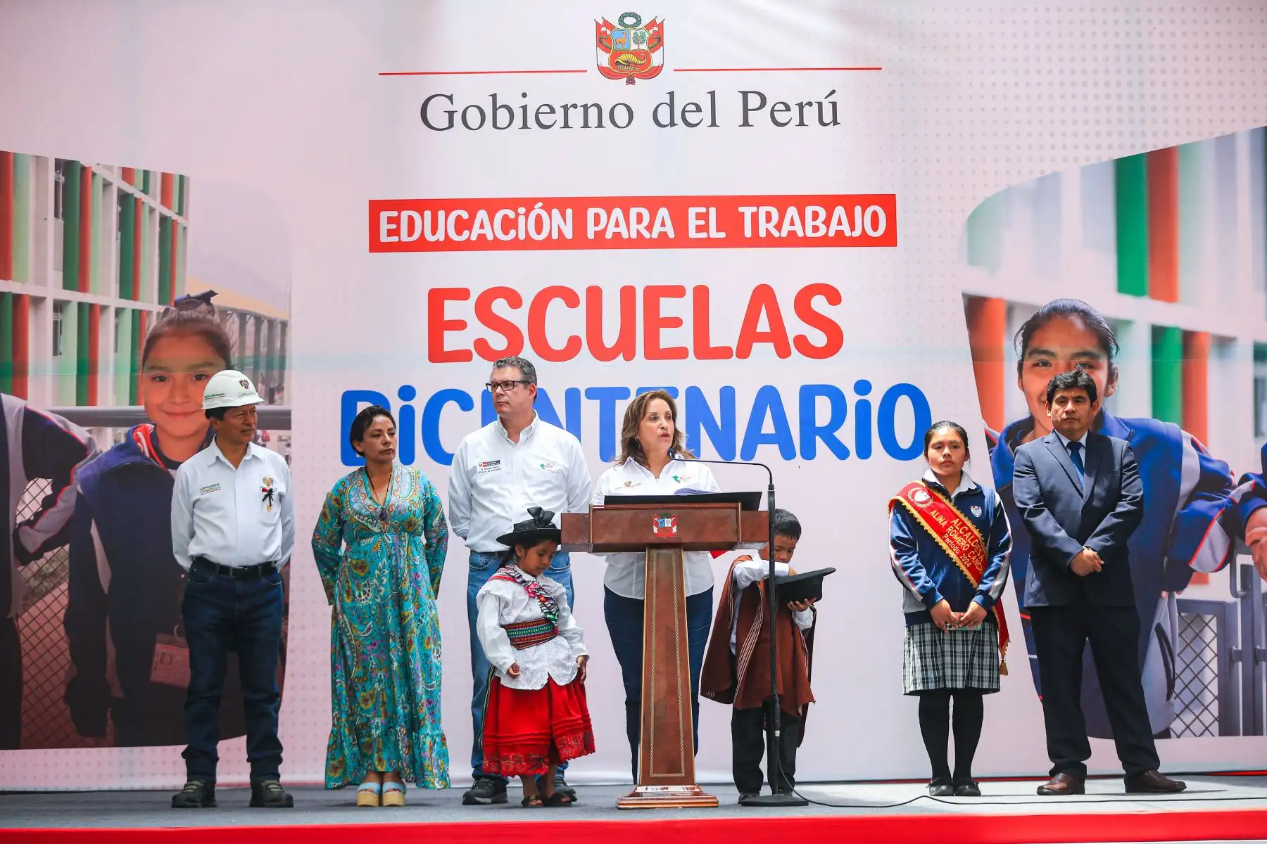 La presidenta de la república, Dina Boluarte Zegarra, inaugura la decimoctava Escuela Bicentenario, I. E. 1267 en Chosica. Foto: ANDINA/Prensa Presidencia