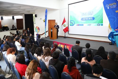 Ministro de Trabajo y Promoción del Empleo, Daniel Maurate, presentó en la Universidad Católica, la "Ideatón por el Empleo Juvenil". Foto: Cortesía.