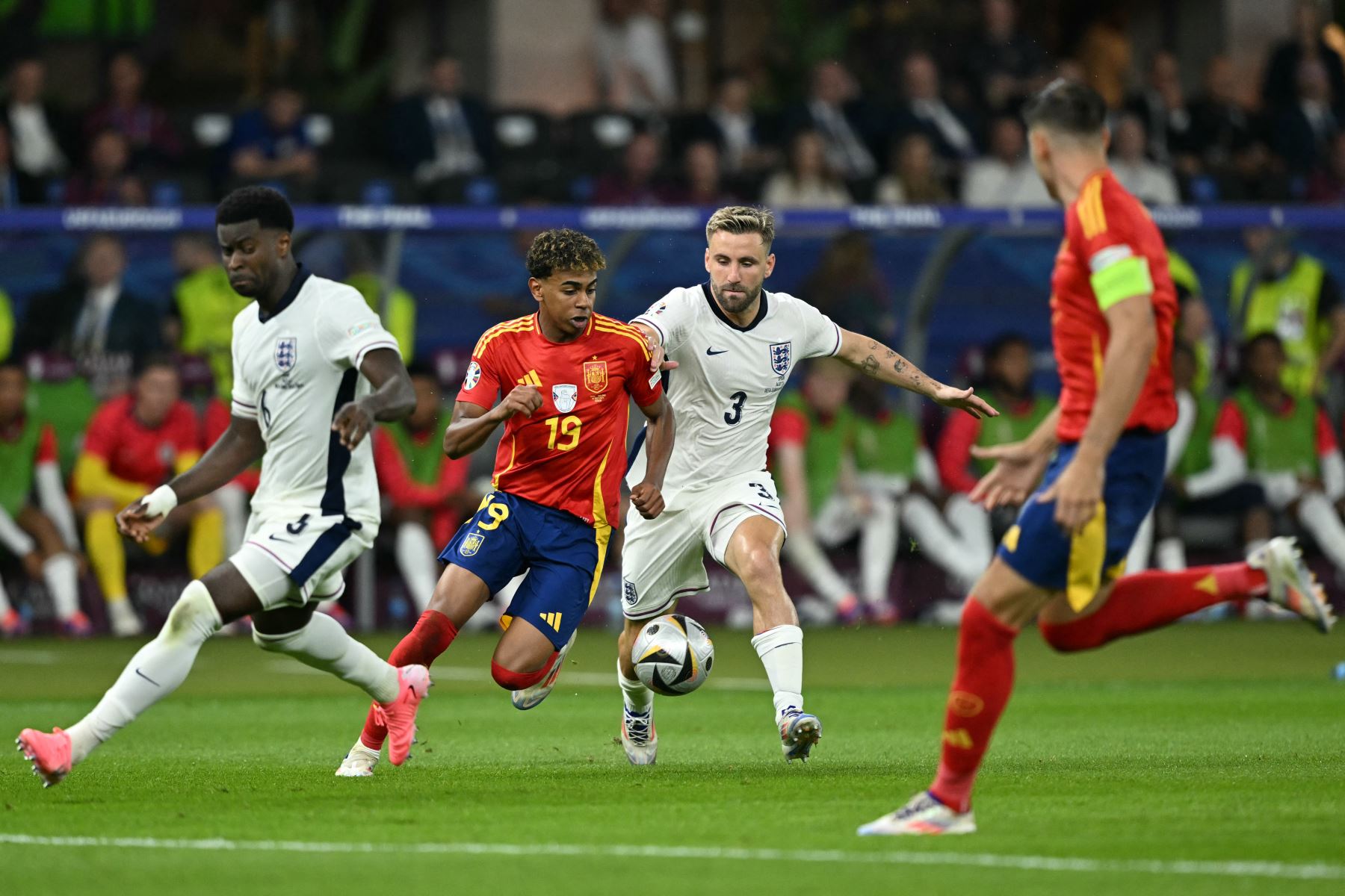 Lamine Yamal ha sido internacional juvenil con España.28​ En 2021 jugó cuatro partidos y marcó un gol con España sub-16.También jugó con la sub-15 en 2022, con la que demostró ser un prolífico goleador. AFP