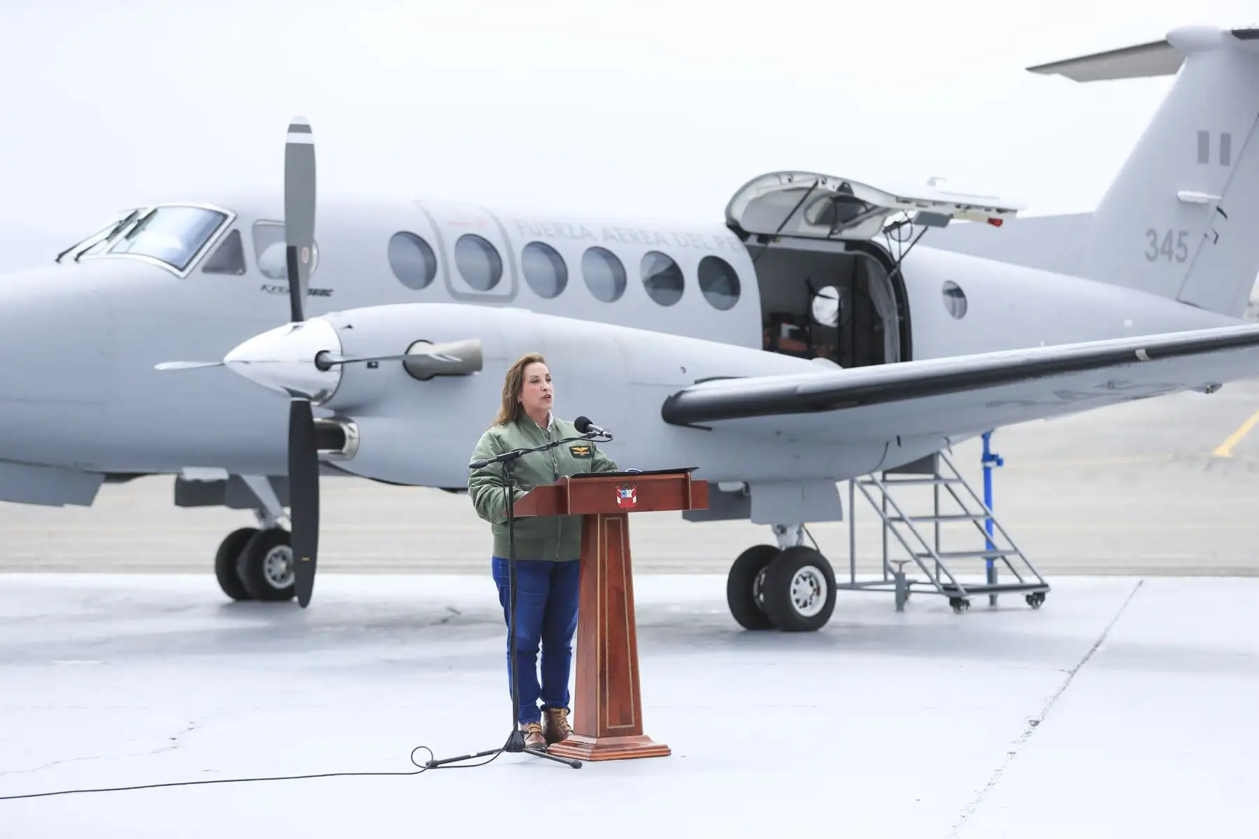 La señora Presidenta de la República participó en la Ceremonia de presentación de la Aeronave Beechraft King Air 360C, que se realizará en la Base Aérea “Las Palmas”. Foto: ANDINA/ Prensa Presidencia