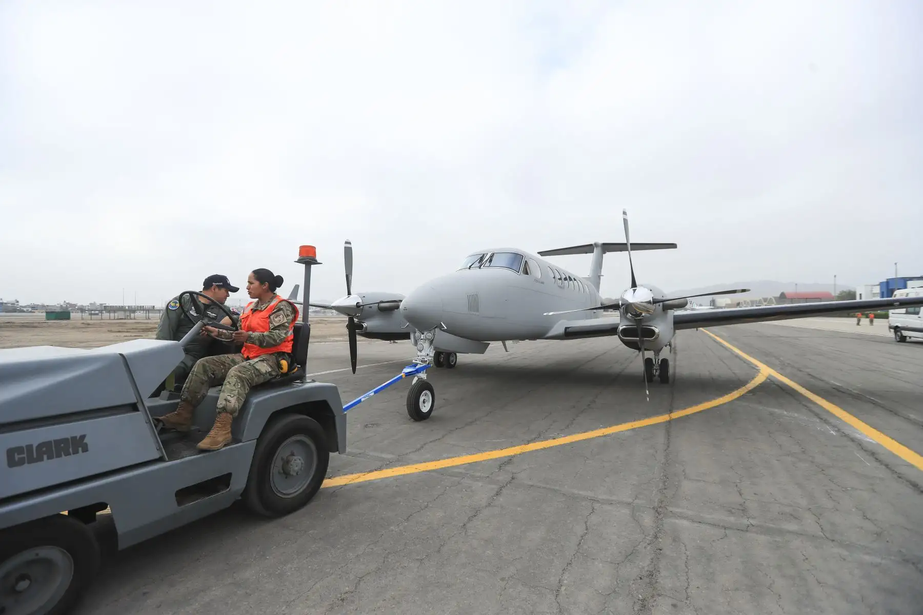 La señora Presidenta de la República participó en la Ceremonia de presentación de la Aeronave Beechraft King Air 360C, que se realizará en la Base Aérea “Las Palmas”. Foto: ANDINA/ Prensa Presidencia