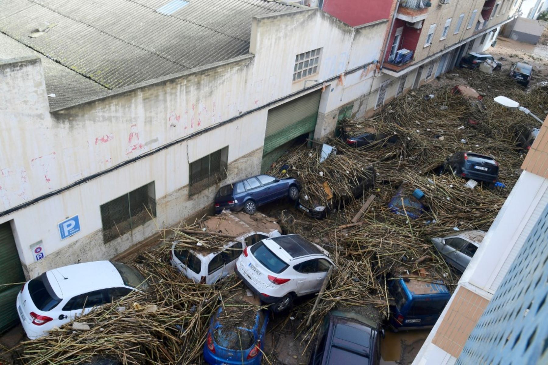 Fuertes vientos y torrenciales lluvias han azotado el sur y el este de España desde principios de semana, provocando inundaciones sobre todo en Valencia y en la región de Andalucía. Foto: AFP