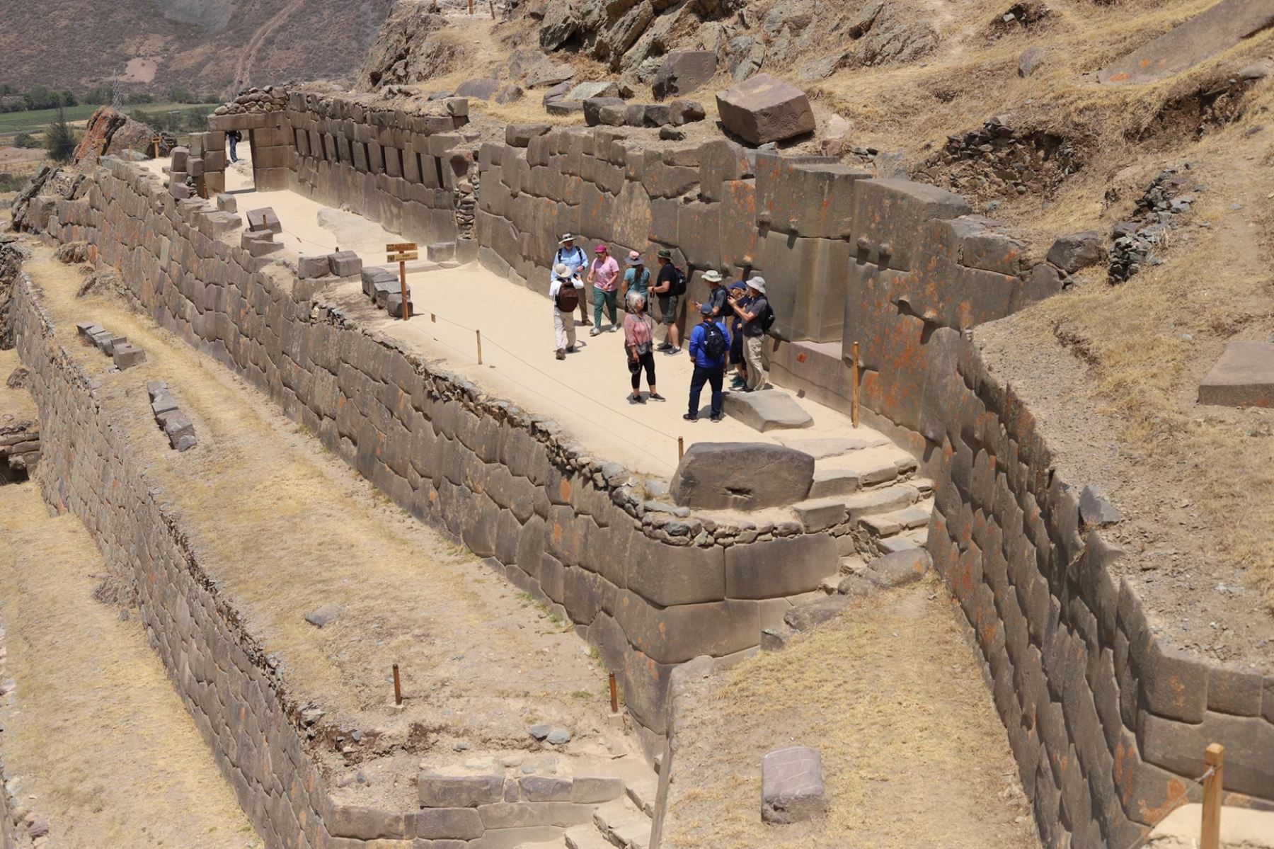 La imponente belleza monumental de Ollantaytambo maravilla a los turistas que visitan este parque arqueológico de origen inca ubicado en Cusco. ANDINA/Percy Hurtado Santillán