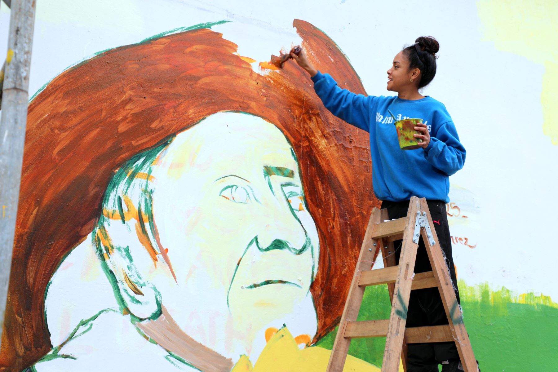 Mural de la Municipalidad de Magdalena realizado por los talentosos jóvenes del distrito Carla Álvarez (25) y José Tejada (19). Foto: ANDINA/Difusión