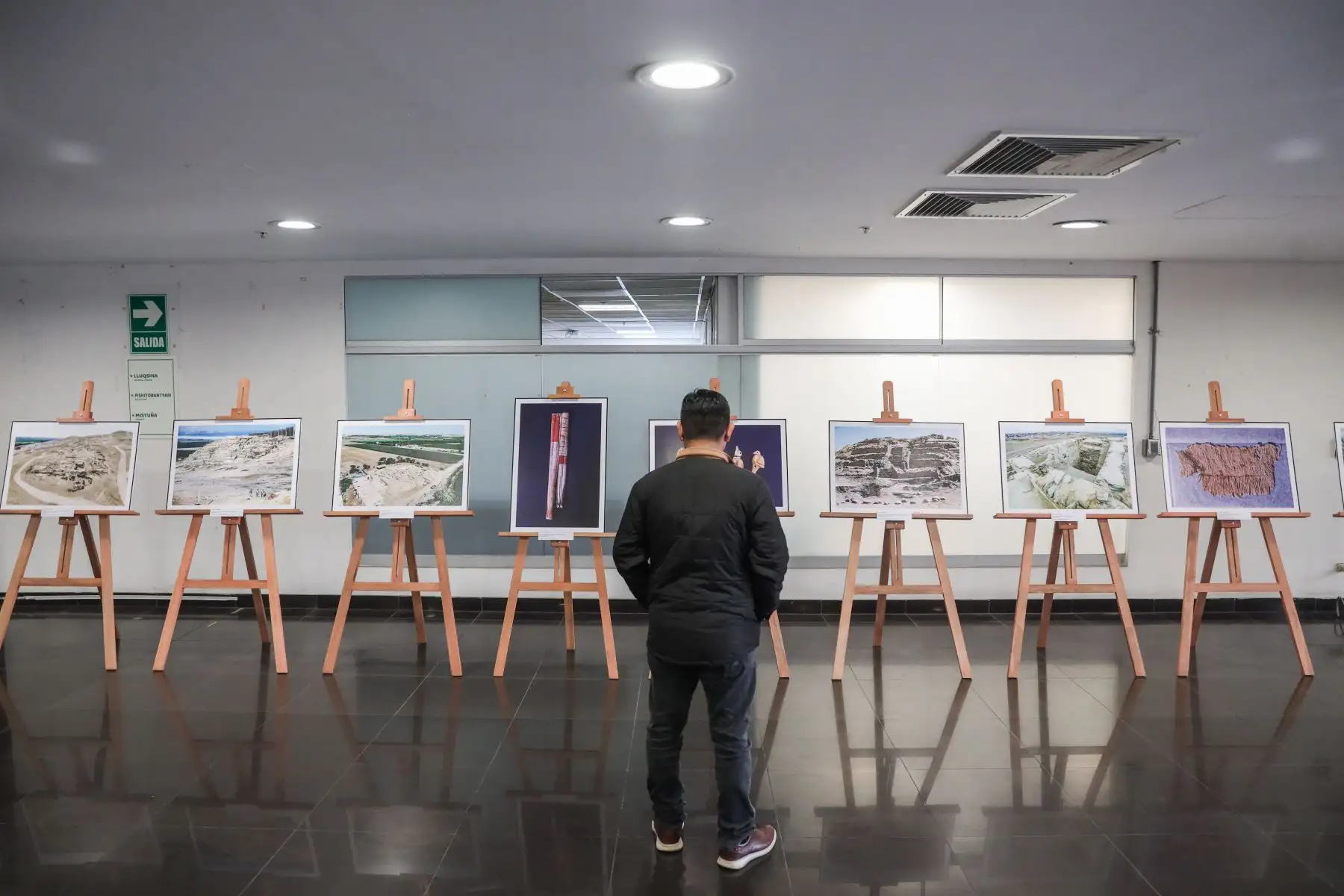 La exposición fotográfica “Caral bajo la mirada de El Peruano”, muestra algunas fotografías captadas por los fotoperiodistas del diario El Peruano y la Agencia Andina durante los 30 años de investigaciones en la Ciudad Sagrada de Caral. Foto: ANDINA/ Connie Calderon