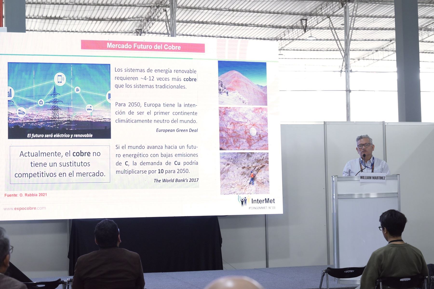 Presentación del especialista en geología económica de la Dirección de Recursos Minerales y Energéticos del Instituto, Geológico, Minero y Metalúrgico (Ingemmet), William Martinez.