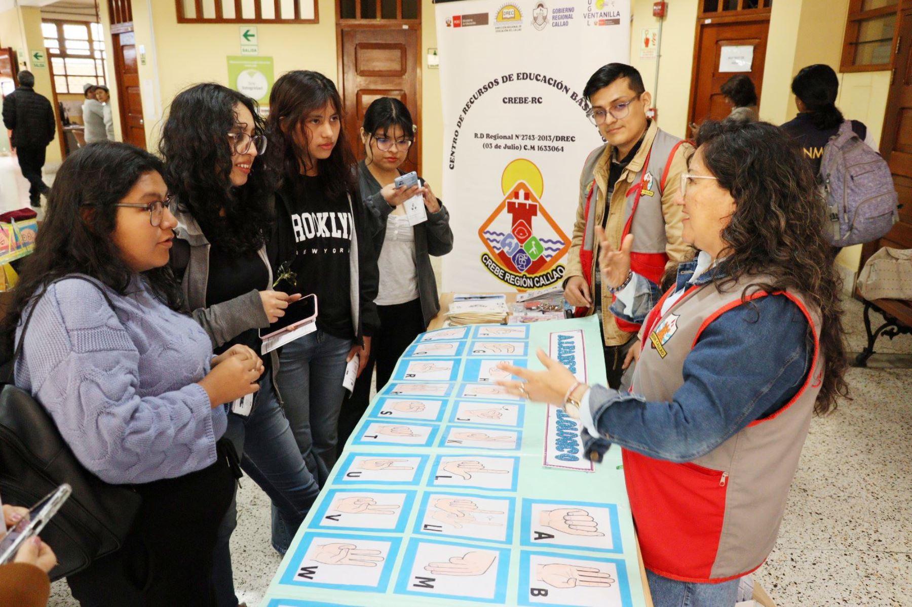 Más de 100 futuros maestros visitaron centro donde se elaboran recursos para atender a personas con necesidades educativas especiales Foto: Difusión