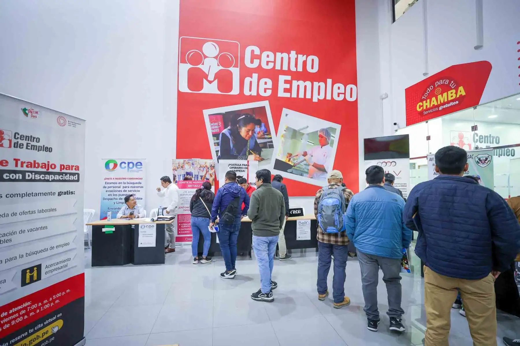 Con el objetivo de facilitar la inserción laboral y agilizar el vínculo laboral entre empleadores y buscadores de empleo, el Ministerio de Trabajo y Promoción del Empleo (MTPE) pondrá a disposición del público un total de 2493 oportunidades de empleos formales que ofrecen más de 65 empresas. Foto: ANDINA/MTPE