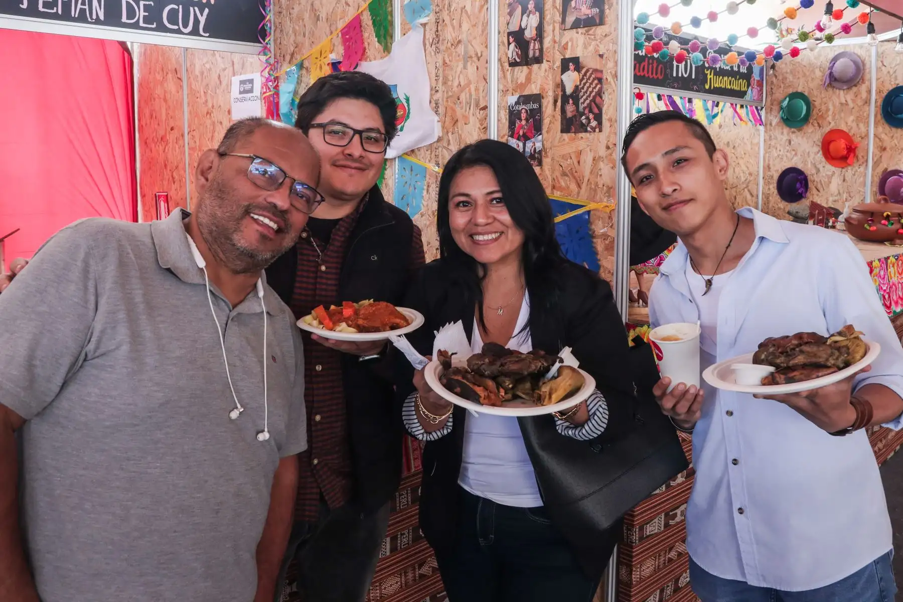Organizada por el Mincetur, a través de Promperú, la feria tiene un ingreso completamente gratuito; sin embargo, solicita un boleto de entrada que se gestiona en la plataforma de Teleticket. Los asistentes podrán degustar platos ofrecidos por más de 150 expositores de todo el país. Foto: ANDINA/Connie Calderón.