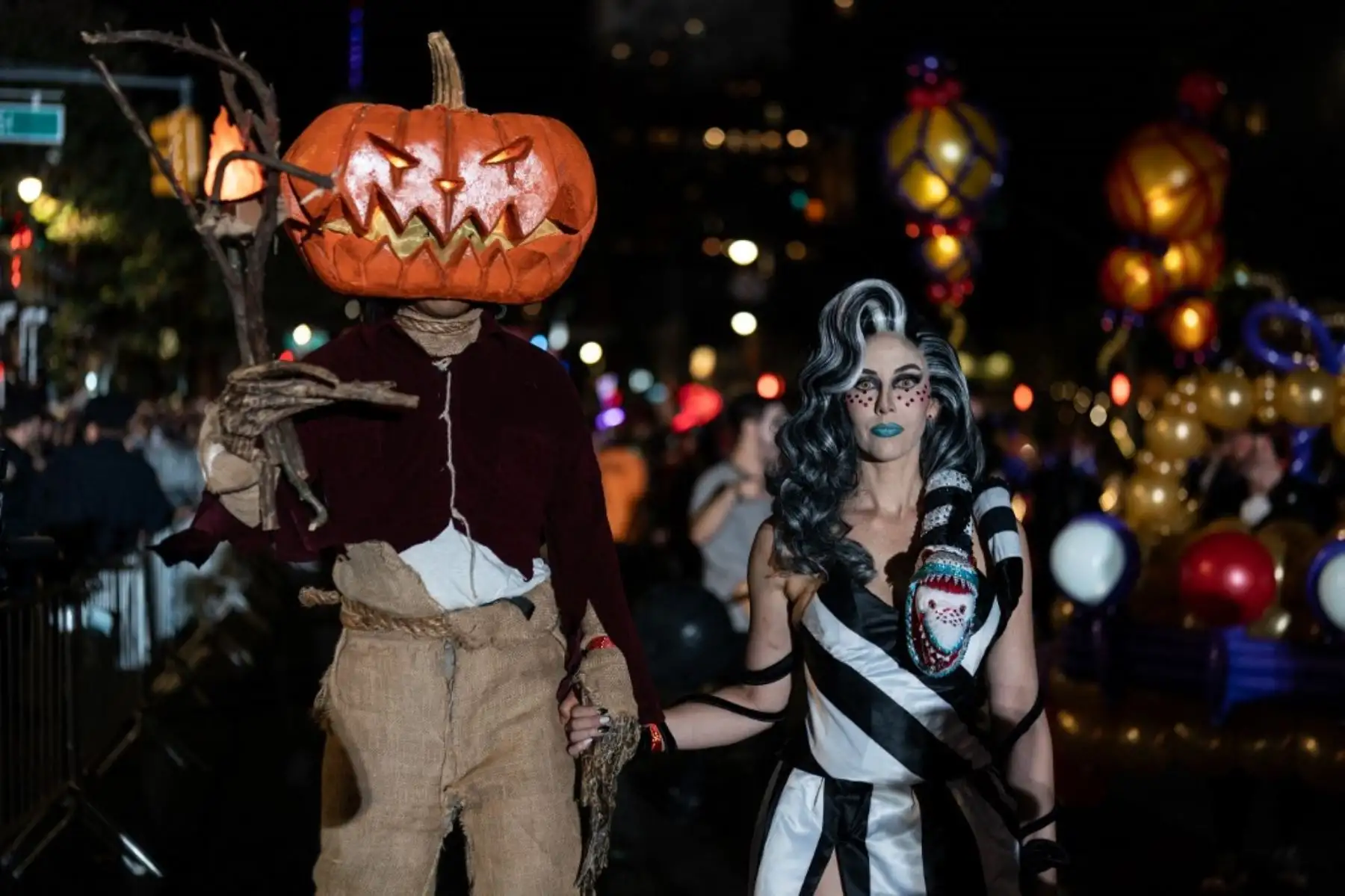 Asistentes a una fiesta marchan disfrazados durante el 51º Desfile Anual de Halloween en el bajo Manhattan, Nueva York, en Estados Unidos, el 31 de octubre de 2024. Foto: AFP