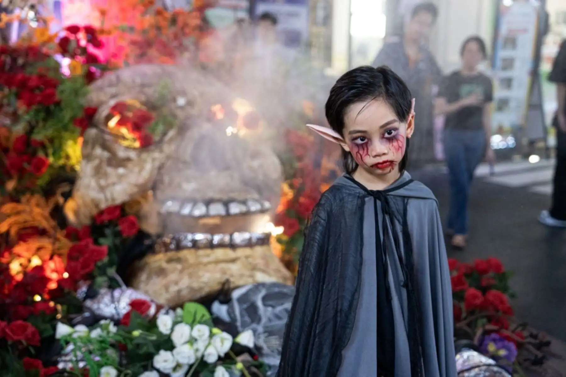 Una niña posa para fotografías en una fiesta de Halloween en Guangzhou, en la provincia de Guangdong, en el sur de China, el 31 de octubre de 2024. Foto: AFP
