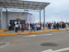 Miles de ecuatorianos visitaron Tumbes aprovechando el feriado largo por el Día de Todos los Santos que se celebró en Perú y en el vecino país. ANDINA/Difusión