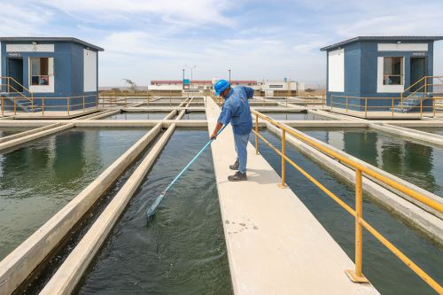 Ministro de Vivienda supervisó las plantas de tratamiento de agua potable en la región Piura