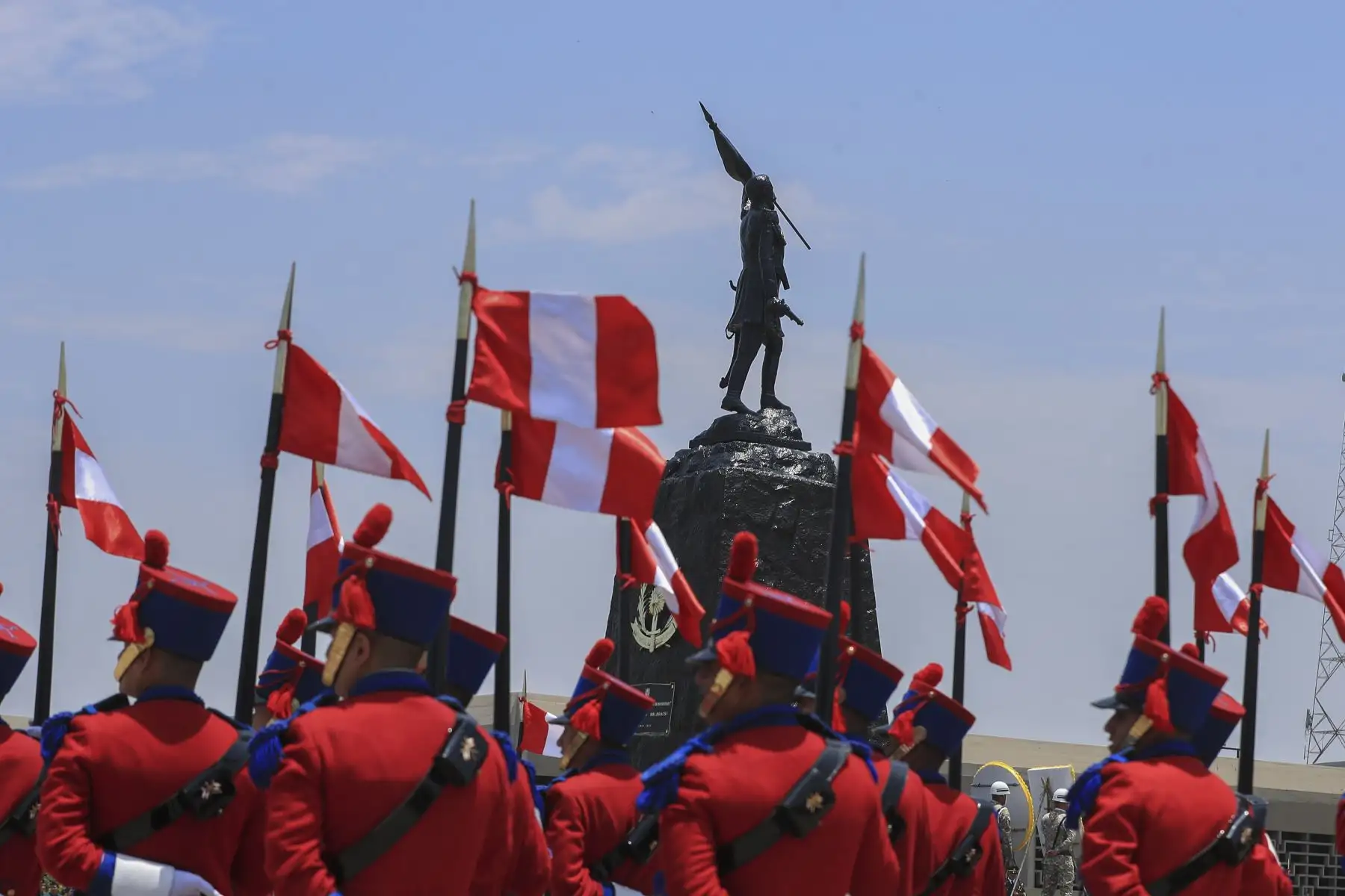 La jefa de Estado, Dina Ercilia Boluarte Zegarra, participa en la ceremonia por el natalicio del coronel Francisco Bolognesi y el Día del Soldado Peruano. Foto: ANDINA/Prensa Presidencia