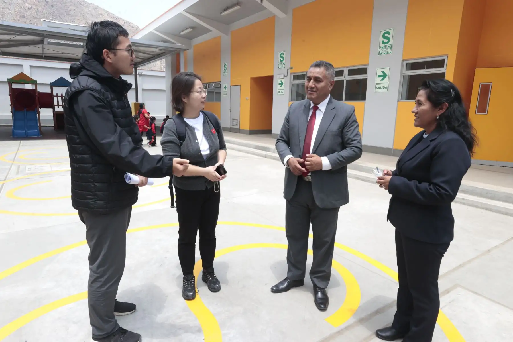 Power China firmó un acuerdo con la autoridad de reconstrucción de Perú de la demolición, diseño y construcción de nuevos edificios escolares, así como del suministro e instalación de equipos docentes. Foto: ANDINA/ Vidal Tarqui