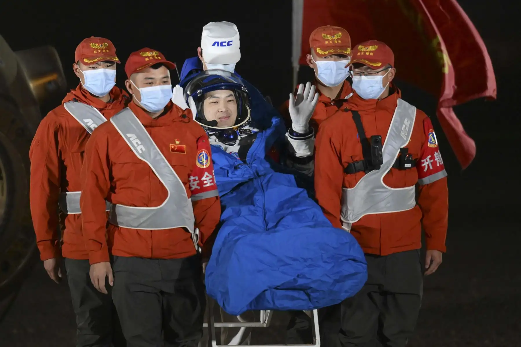 Esta séptima tanda de experimentos incluye 55 tipos de muestras destinadas a 28 proyectos de investigación en áreas de biología, materiales avanzados y tecnología de combustión espacial, informó hoy la cadena estatal CCTV. Foto: AFP