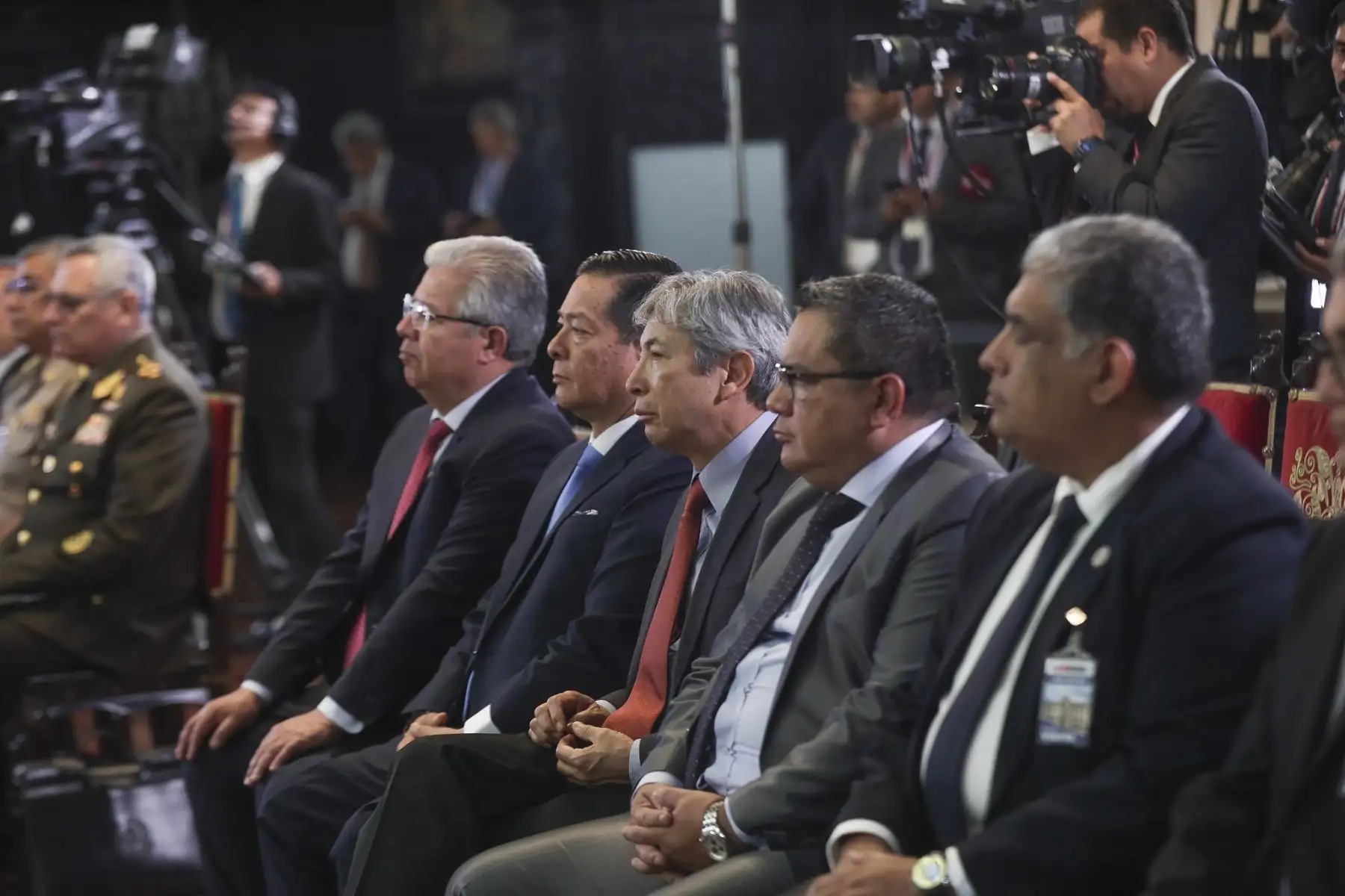 La Presidenta de la República, Dina Boluarte, lidera la sesión del Consejo de Estado, con la finalidad de coordinar medidas para intensificar la lucha contra la inseguridad ciudadana.
Foto: ANDINA/Prensa Presidencia