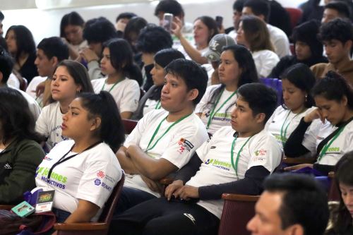 Jóvenes de la región Lambayeque podrán acceder a becas de estudio.