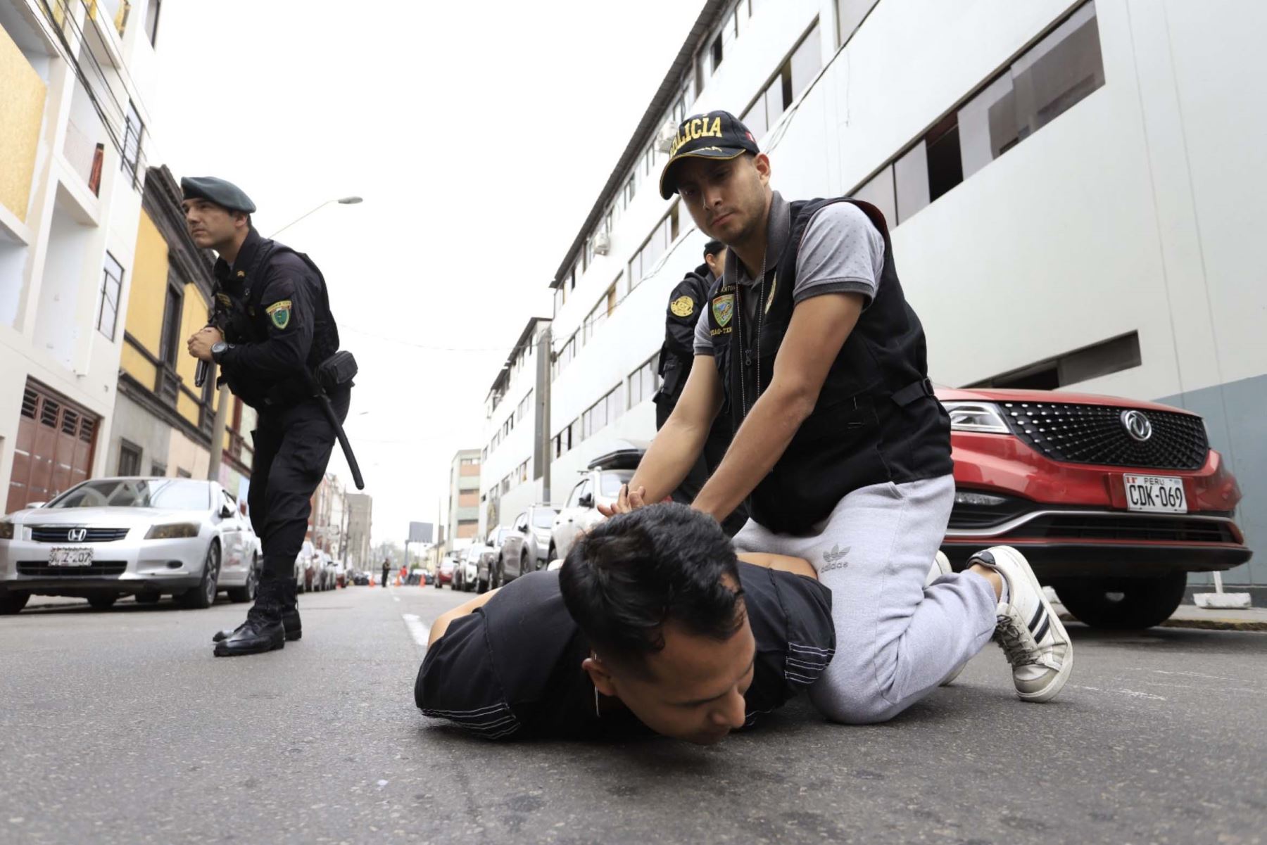 Los detenidos, entre los que se encuentran más de 2000 ciudadanos peruanos y cerca de 200 extranjeros, fueron puestos a disposición de las autoridades judiciales, tal como lo establece la Ley. Foto: ANDINA/Difusión