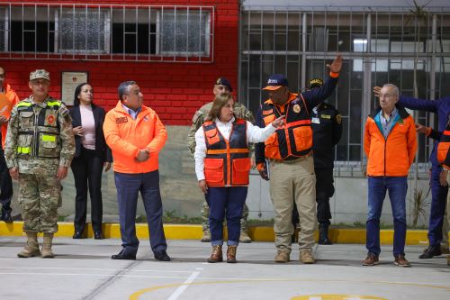 La presidenta de la república, Dina Boluarte, participa en el tercer Simulacro Nacional Multipeligro 2024