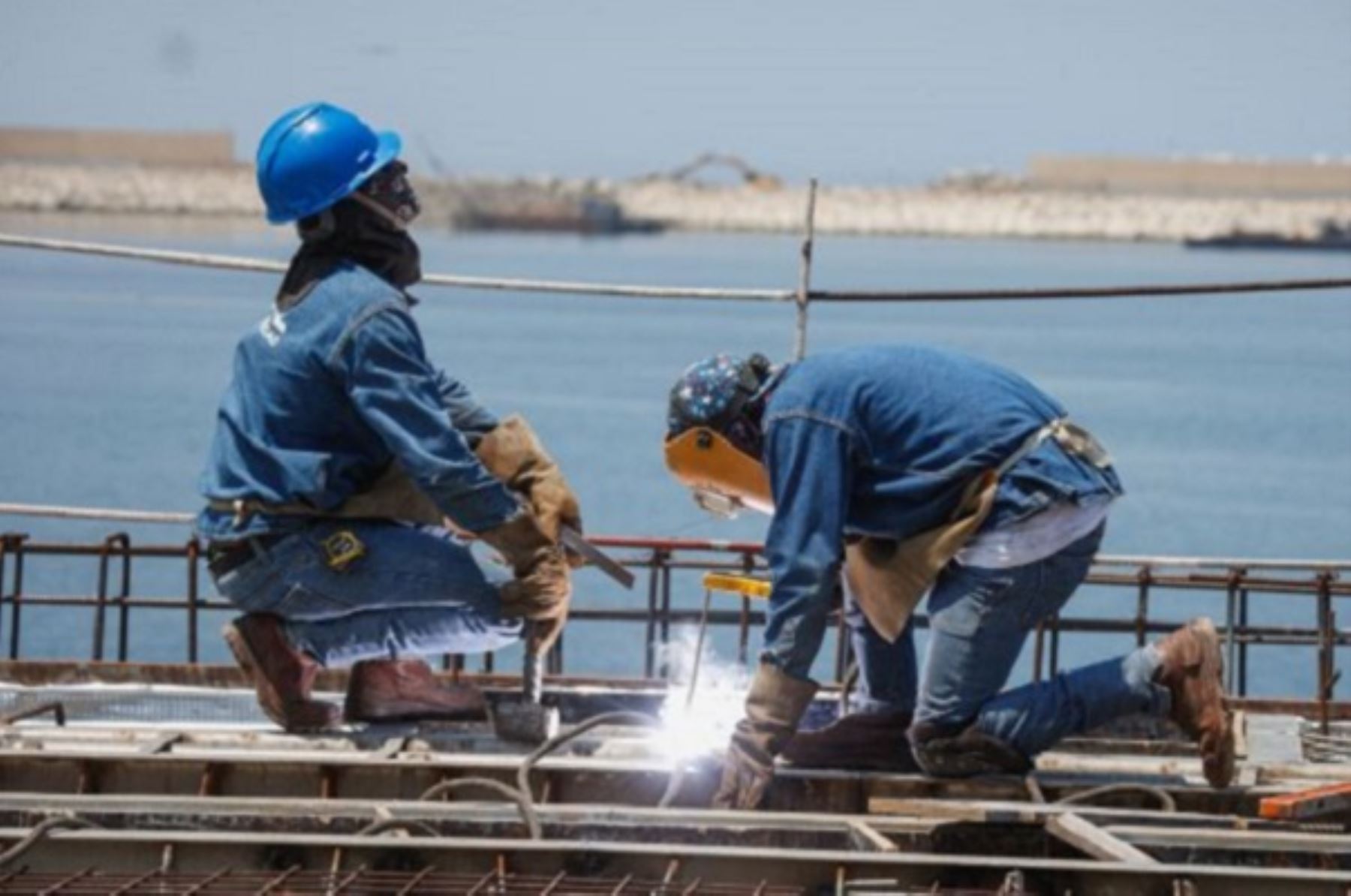 El Seguro Complementario de Trabajo de Riesgo, es obligatorio para los trabajadores que realicen actividades de alto riesgo. Foto: Cortesía.