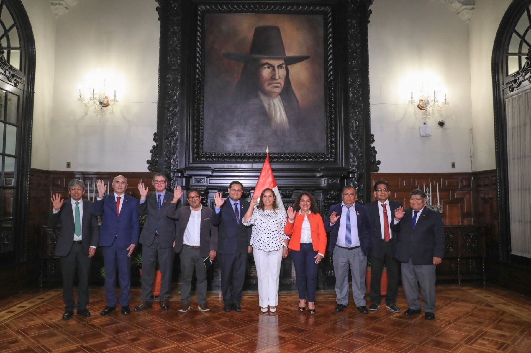 Presidenta de la República, Dina Boluarte, sostiene reunión con gobernador regional de Lambayeque.