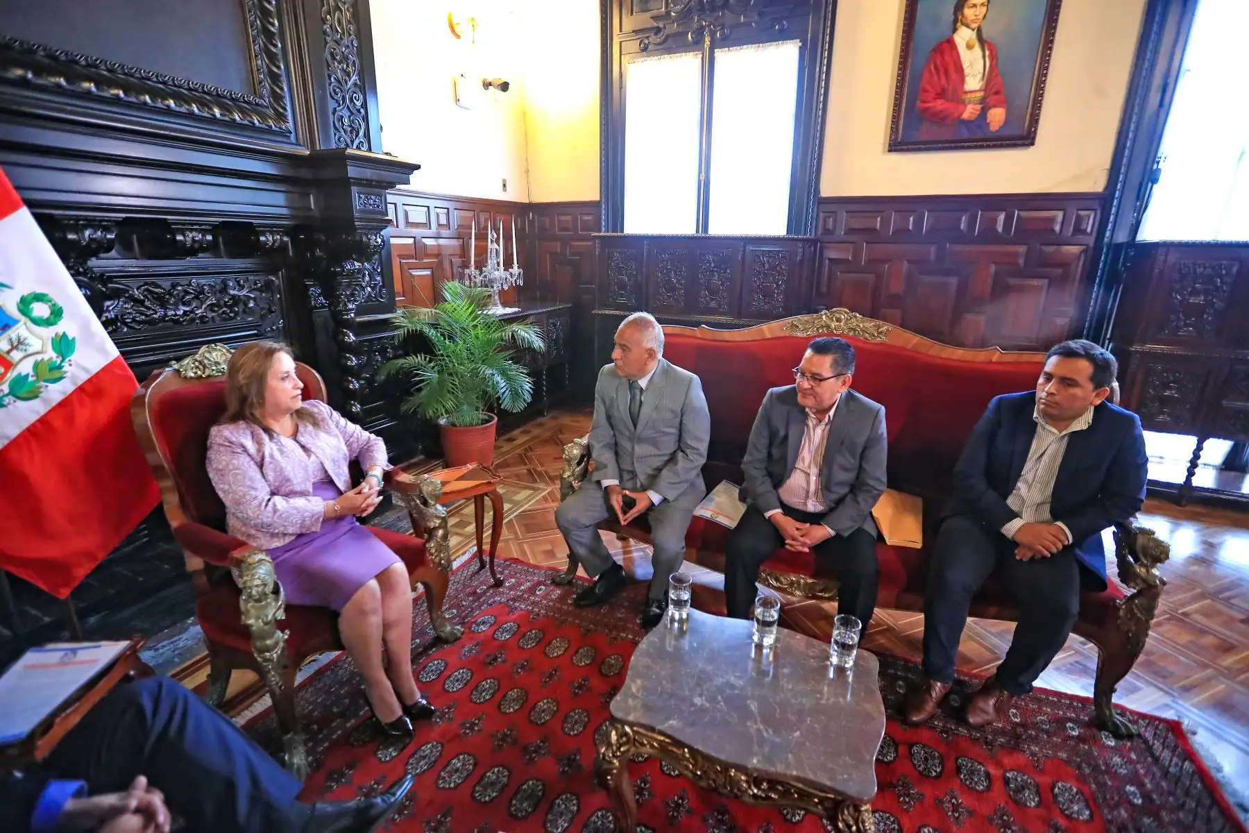 La presidenta de la república, Dina Ercilia Boluarte Zegarra, sostiene una reunión de trabajo con la Confederación de Trabajadores del Perú (CTP), junto al titular del Ministerio de Trabajo para fortalecer el diálogo social y abordar temas clave para los trabajadores del país. Foto: ANDINA/Prensa Presidencia