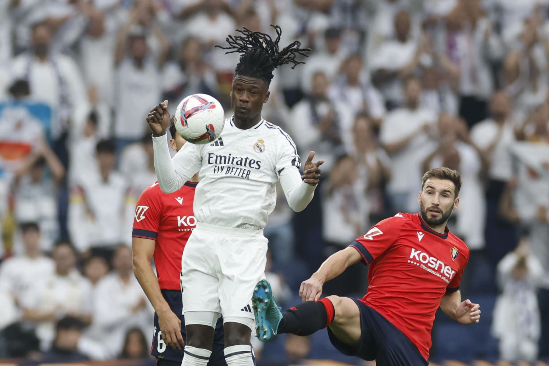 El centrocampista francés del Real Madrid Eduardo Camavinga, durante el partido de la jornada 13 de LaLiga entre Real Madrid y Osasuna. EFE