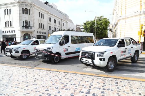 Ministro del Ambiente entrega tres vehículos para la gestión adecuada de los residuos sólidos en la región Lambayeque