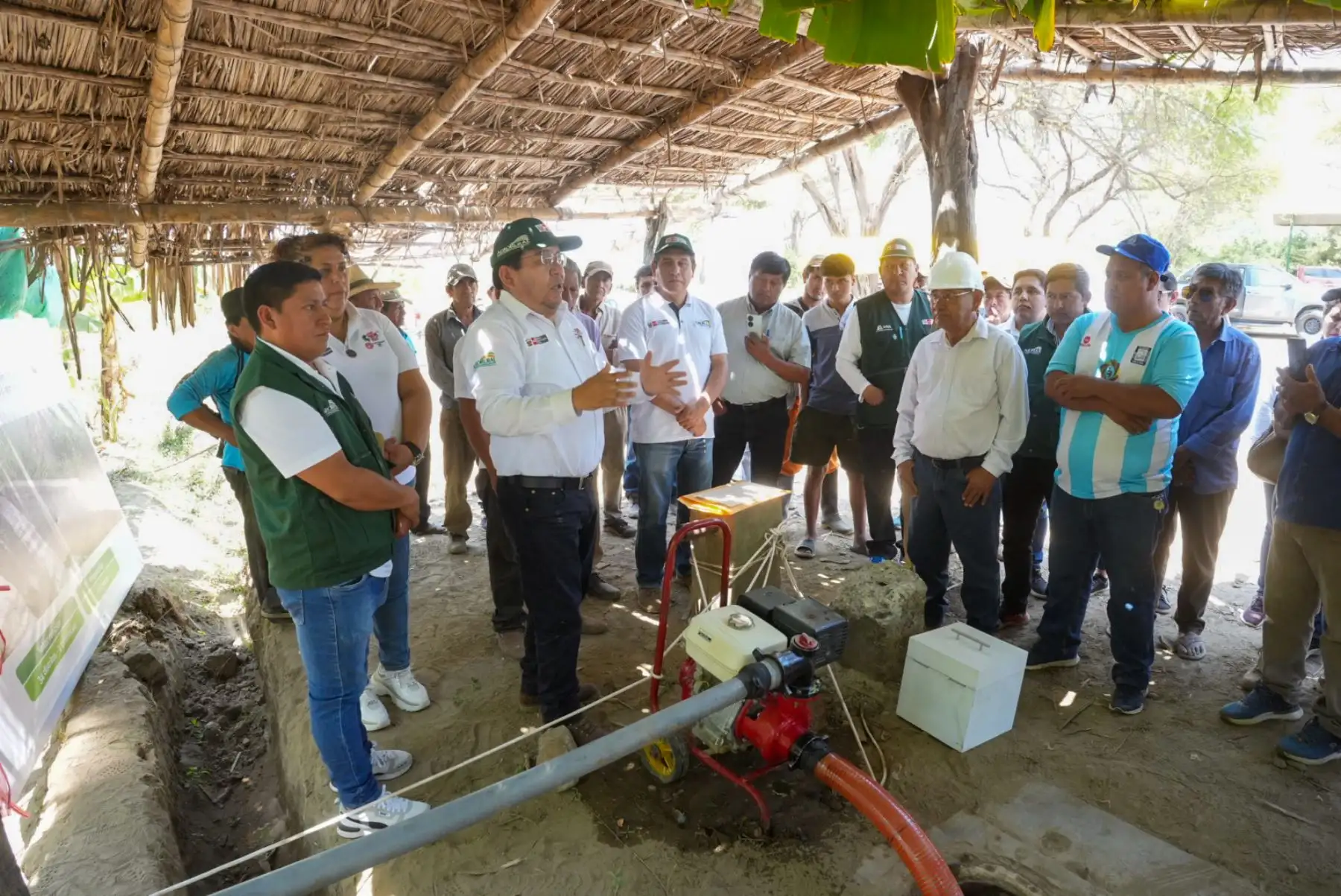 El Ministerio de Desarrollo Agrario y Riego , supervisó el proceso de intervención para dar mantenimiento, rehabilitación y equipamiento a los pozos de agua tubulares de uso colectivo identificados en la región Piura. 
Foto: Midagri