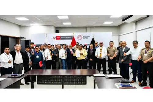 Representantes del Mininter y gremios de transportistas tras la reunión el fin de semana.Foto: Mininter