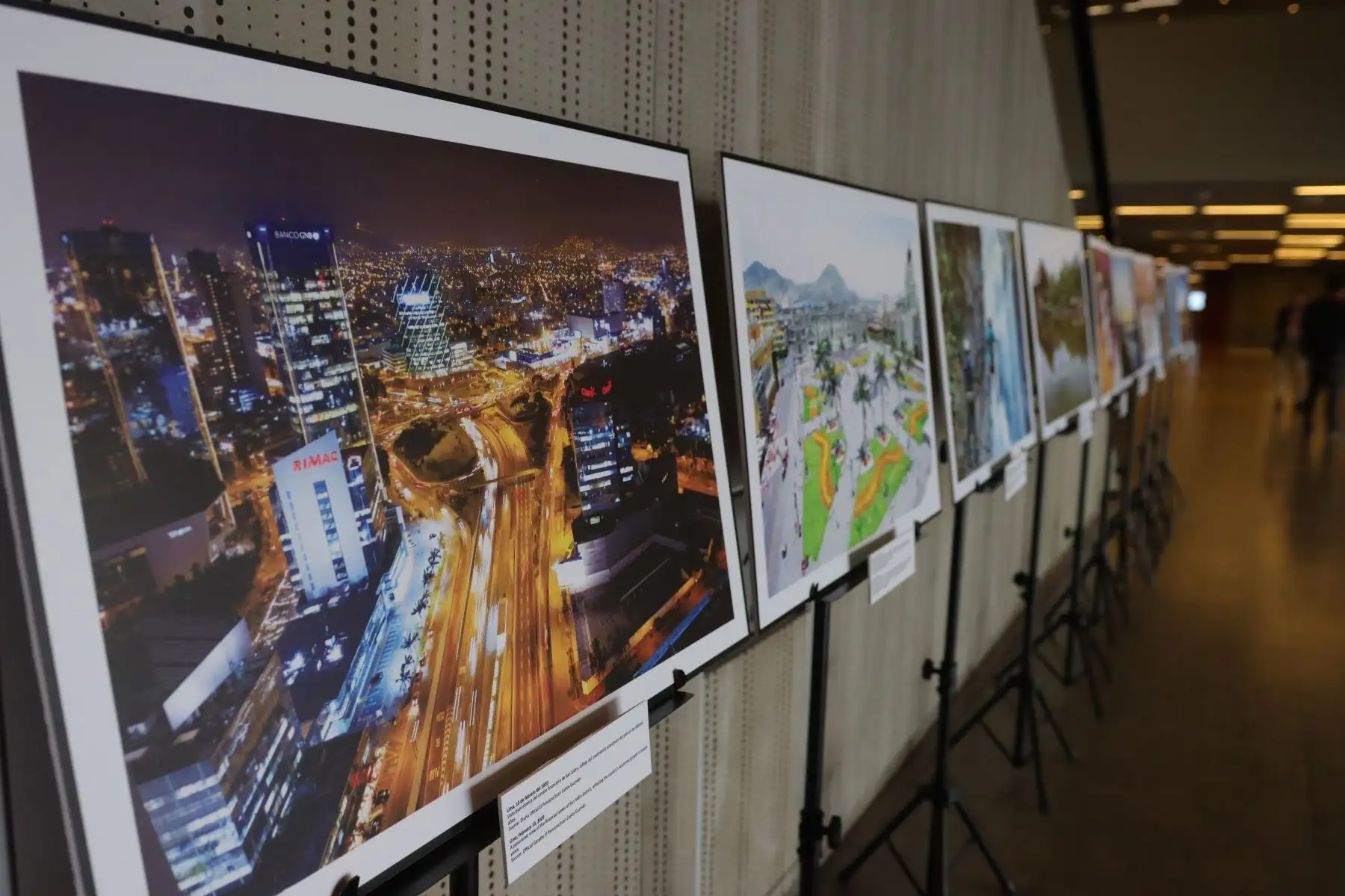 El diario oficial El Peruano presenta la exposición fotográfica denominada " Perú: cuna de la civilización para el mundo APEC 2024 ". Foto : ANDINA / Lino Chipana.