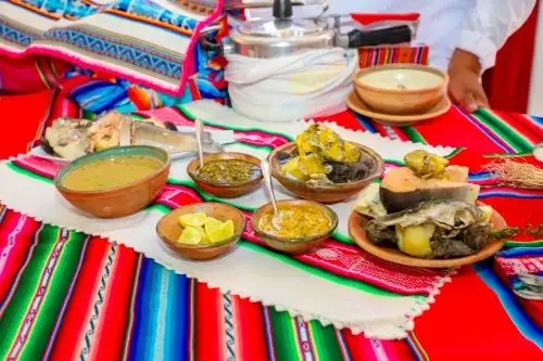 La Municipalidad Provincial de Puno declaró oficialmente el 5 de noviembre como el “Día del Chawlla Thimpo y Chawlla Wallaque”, con el objetivo de preservar y promover estos platos tradicionales. ANDINA/Difusión