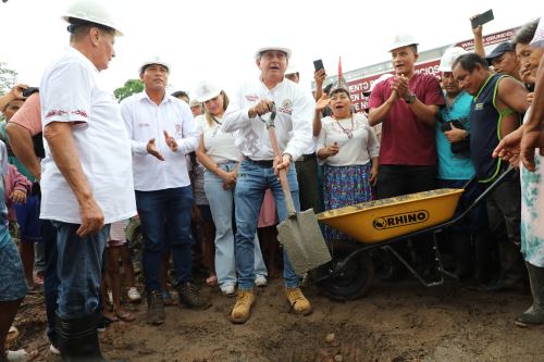 Con la colocación de la primera piedra, el Gobierno Regional de San Martín inició las obras de construcción del centro de salud de Chazuta.