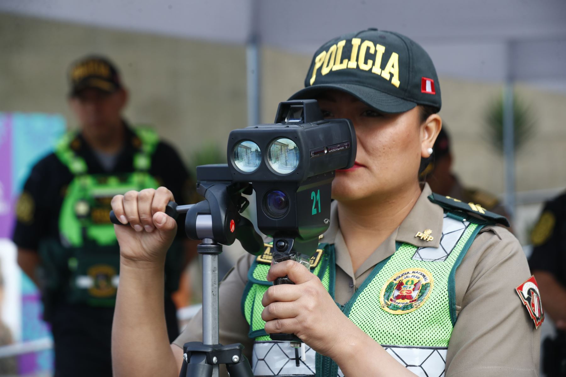 Desde la explanada del Ministerio de Cultura en San Borja, la Policía Nacional del Perú presentó los equipos tecnológicos destinados a garantizar la seguridad durante el desarrollo del Foro de Cooperación Económica Asia-Pacífico APEC Perú 2024, como equipos remotos de desactivación de explosivos, drones, dispositivos antidrones y dispositivos de videovigilancia. Foto: ANDINA/Daniel Bracamonte