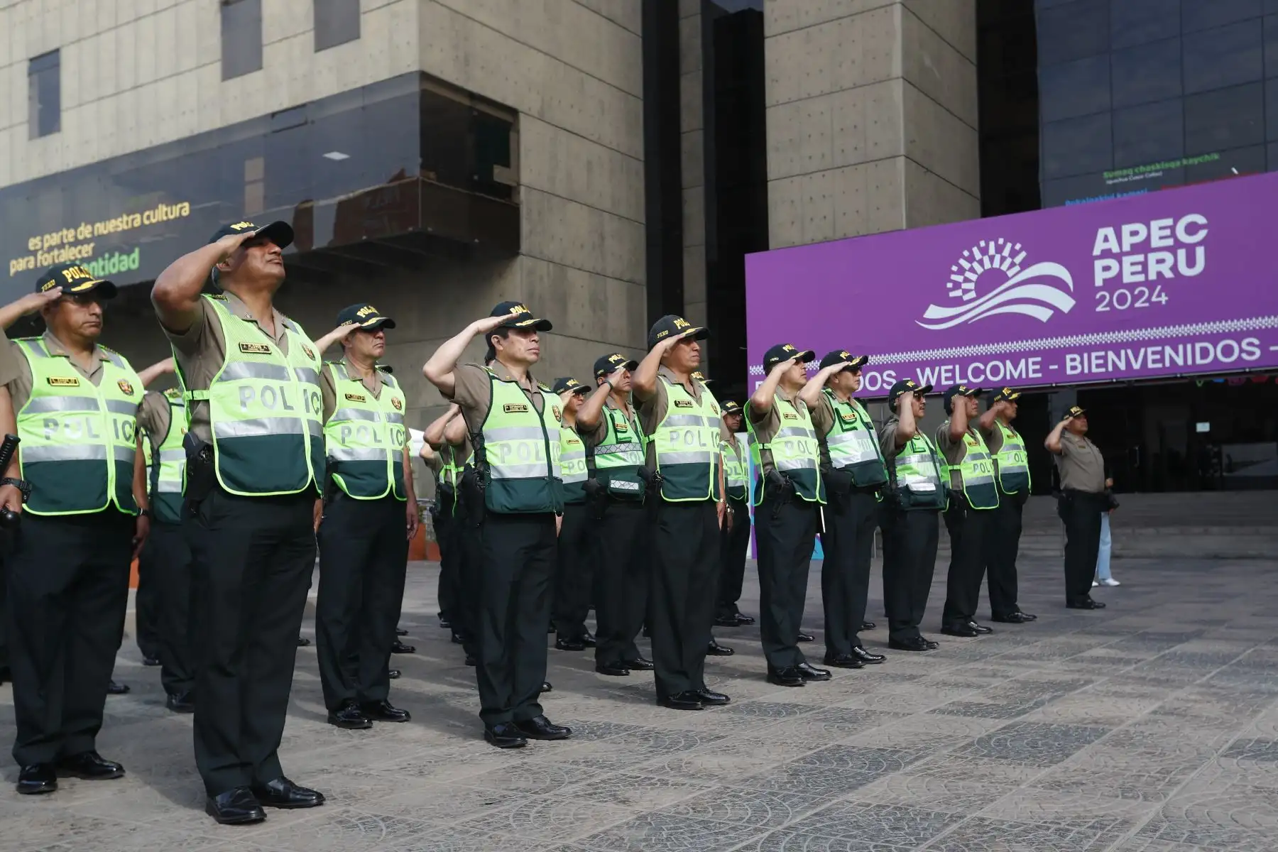 Integrantes de las Fuerzas Armadas y de la Policía Nacional se preparan para recibir a los mandatarios que llegaran para la semana de líderes del Foro de Cooperación Económica Asia-Pacífico, APEC 2024. Foto: ANDINA/ Daniel Bracamonte