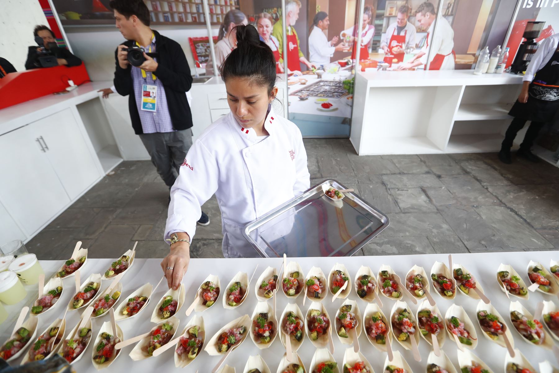 Los invitados extranjeros accederán a una deliciosa muestra representativa de la gastronomía nacional que sorprenderá sus paladares. Foto: ANDINA/Daniel Bracamonte