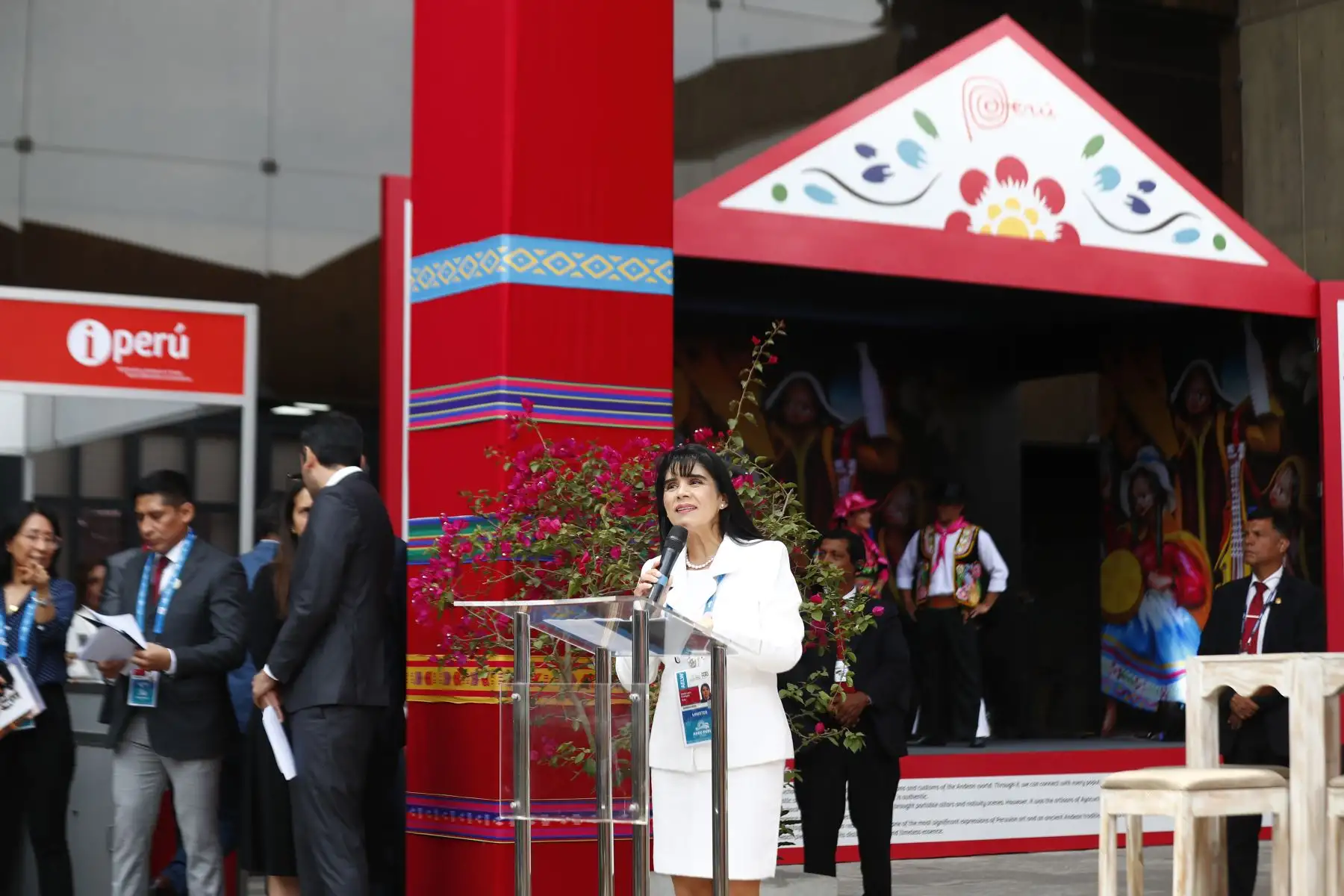 En el marco del Foro de Cooperación Económica Asia-Pacífico APEC Perú 2024, se inauguró la zona de Promperú en el Centro Internacional de Prensa del Ministerio de Cultura, en donde los visitantes podrán conocer importantes rasgos de la cultura peruana como la gastronomía y la música y danzas folclóricas. 
Foto: ANDINA/Daniel Bracamonte