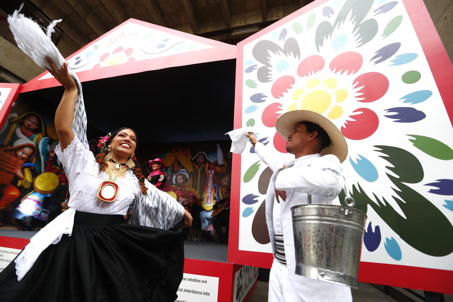 En el marco del Foro de Cooperación Económica Asia-Pacífico APEC Perú 2024, se inauguró la zona de Promperú en el Centro Internacional de Prensa del Ministerio de Cultura, en donde los visitantes podrán conocer importantes rasgos de la cultura peruana como la gastronomía y la música y danzas folclóricas. 
Foto: ANDINA/Daniel Bracamonte