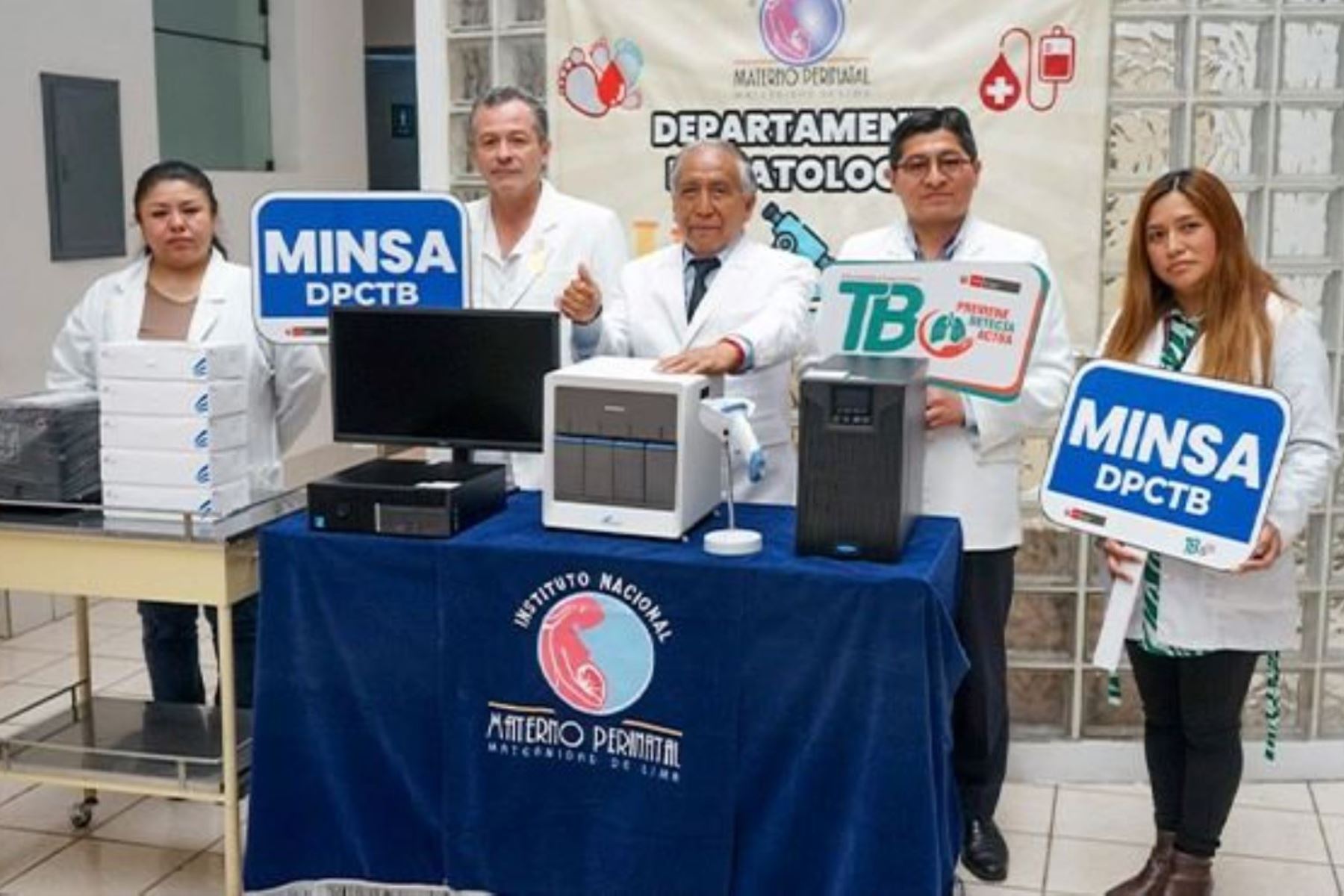 Minsa entregó equipos de biología molecular para el diagnóstico temprano de la tuberculosis a Diris Lima Norte y al INMP. Foto: Difusión