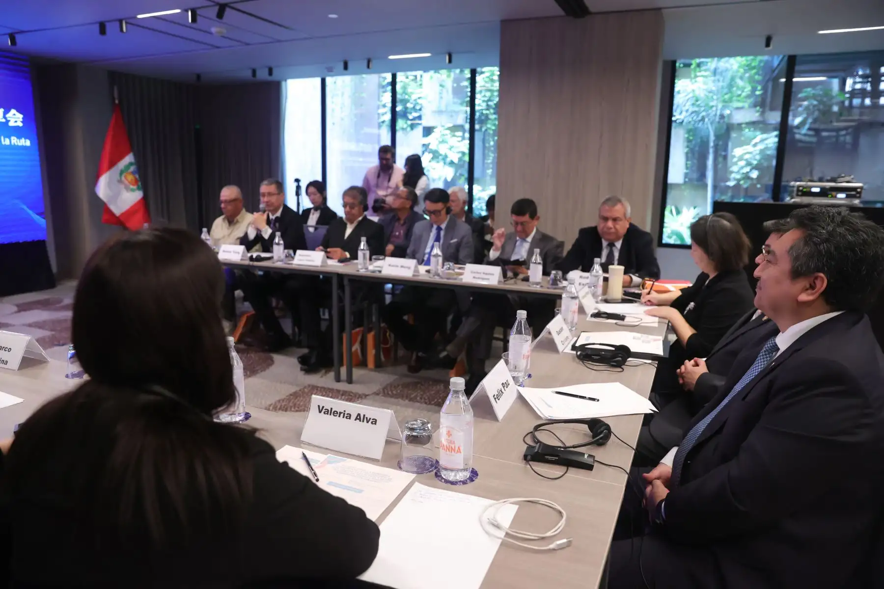 Periodistas de Editora Perú participan en el "Diálogo sobre la entrevista conjunta de la Cooperación de alta calidad de la Franja y la Ruta Diario del Pueblo y medios de comunicación peruanos". Foto: ANDINA/Melina Mejía