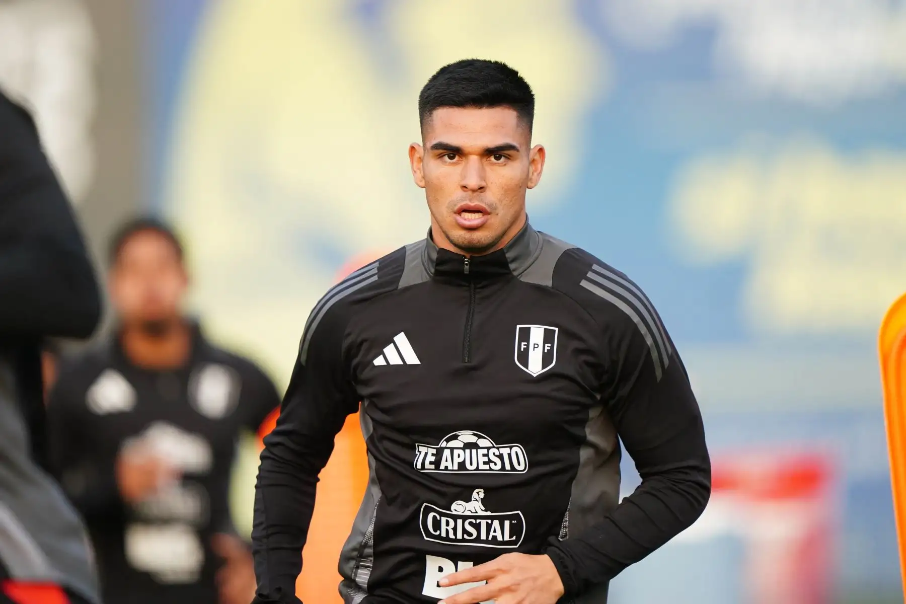 De estos 22 partidos disputados entre ambas selecciones, un total de 11 se disputaron en territorio nacional, con un saldo a favor de la ‘Bicolor’ de 7 victorias, 1 empate 4 derrotas. Foto: ANDINA/FPF