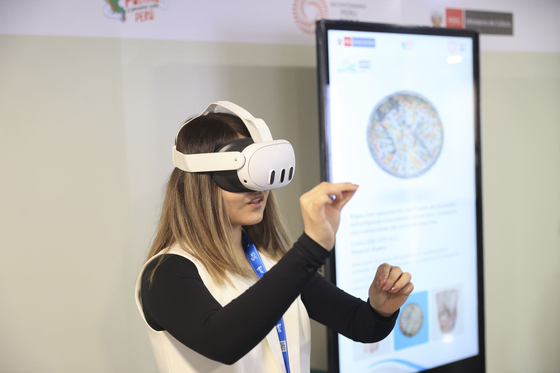 Culturas peruanas se muestran a través de la tecnología de realidad virtual en las instalaciones del APEC 2024. Foto: ANDINA/Jhonel Rodríguez Robles