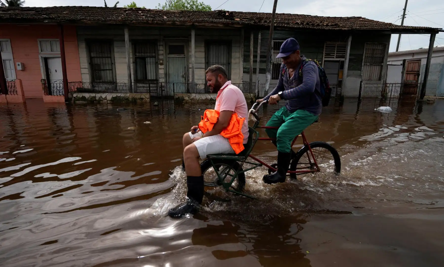 Los sismos son frecuentes en la región oriental de Cuba, y en particular en Santiago de Cuba, región que coincide con los límites de las placas tectónicas Caribe y Norteamérica, que están en continuo desplazamiento. Foto: AFP